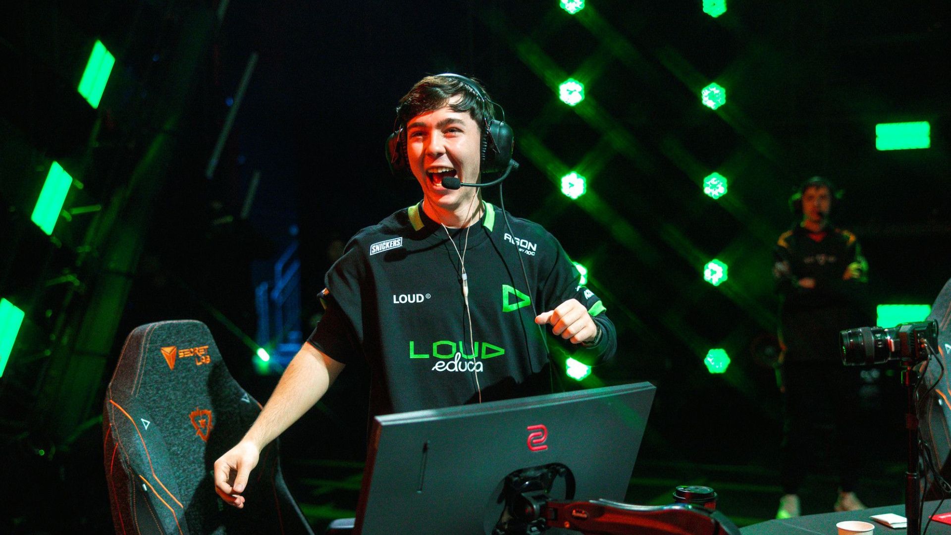 Riot reduz idade mínima para jogadores do VCT a partir de 2027