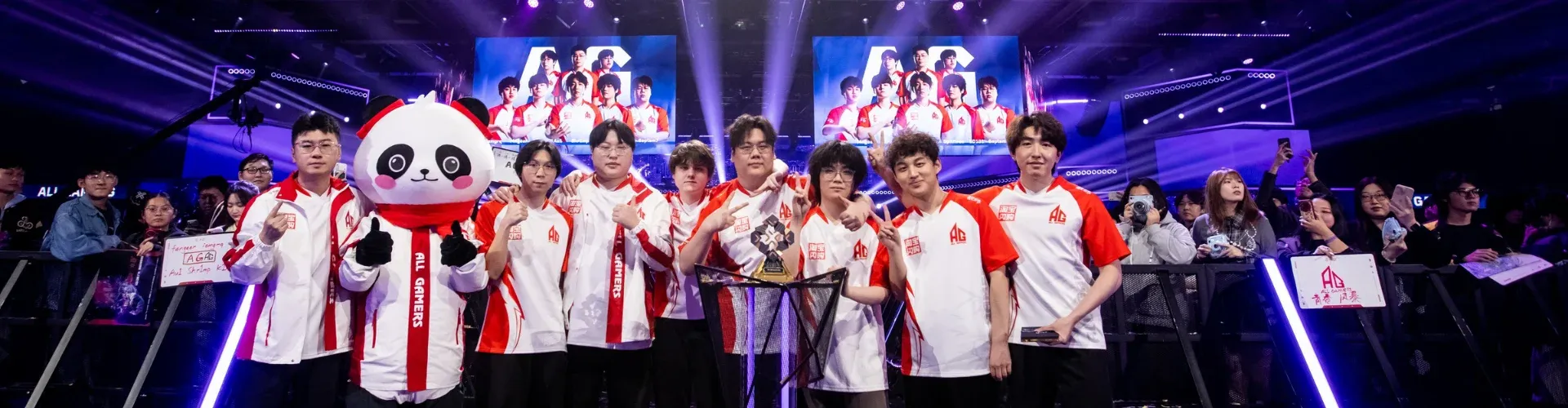 All Gamers posing on stage as the qualified for VALORANT Masters Santiago