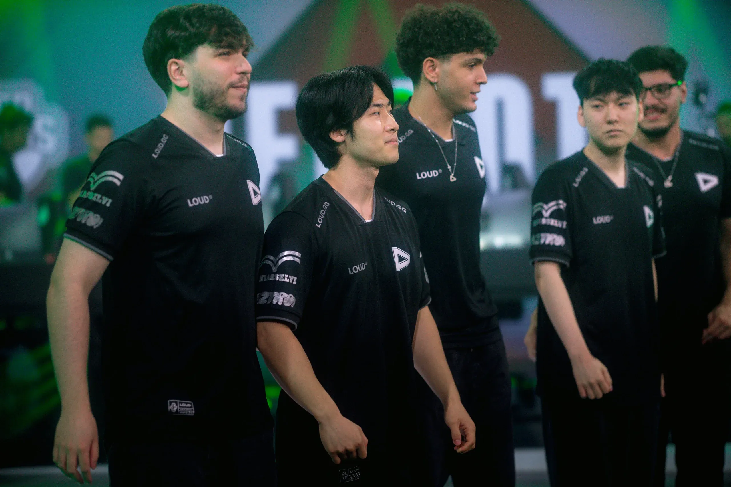 LOUD dá adeus ao First Stand 2026: JD Gaming não deu chance e fechou em 3-0